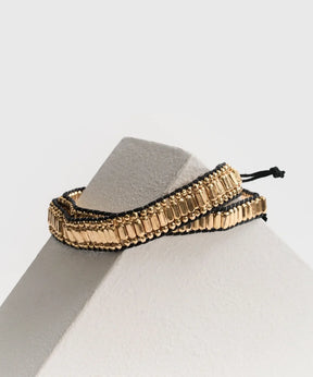 Set Pulseras Boho Mostacillas Ajustable marca Lounge, pulseras ajustables con mostacillas en diseño elegante.