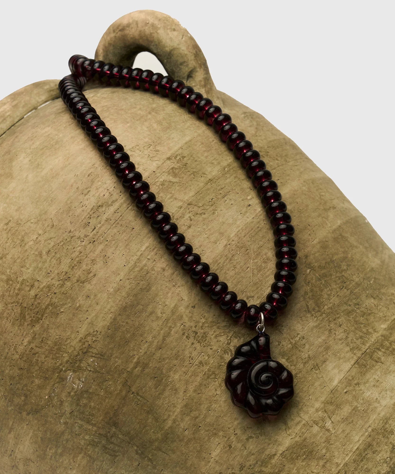 Collar Piedras Street