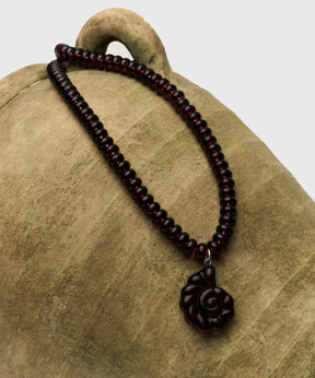 Collar Piedras Street