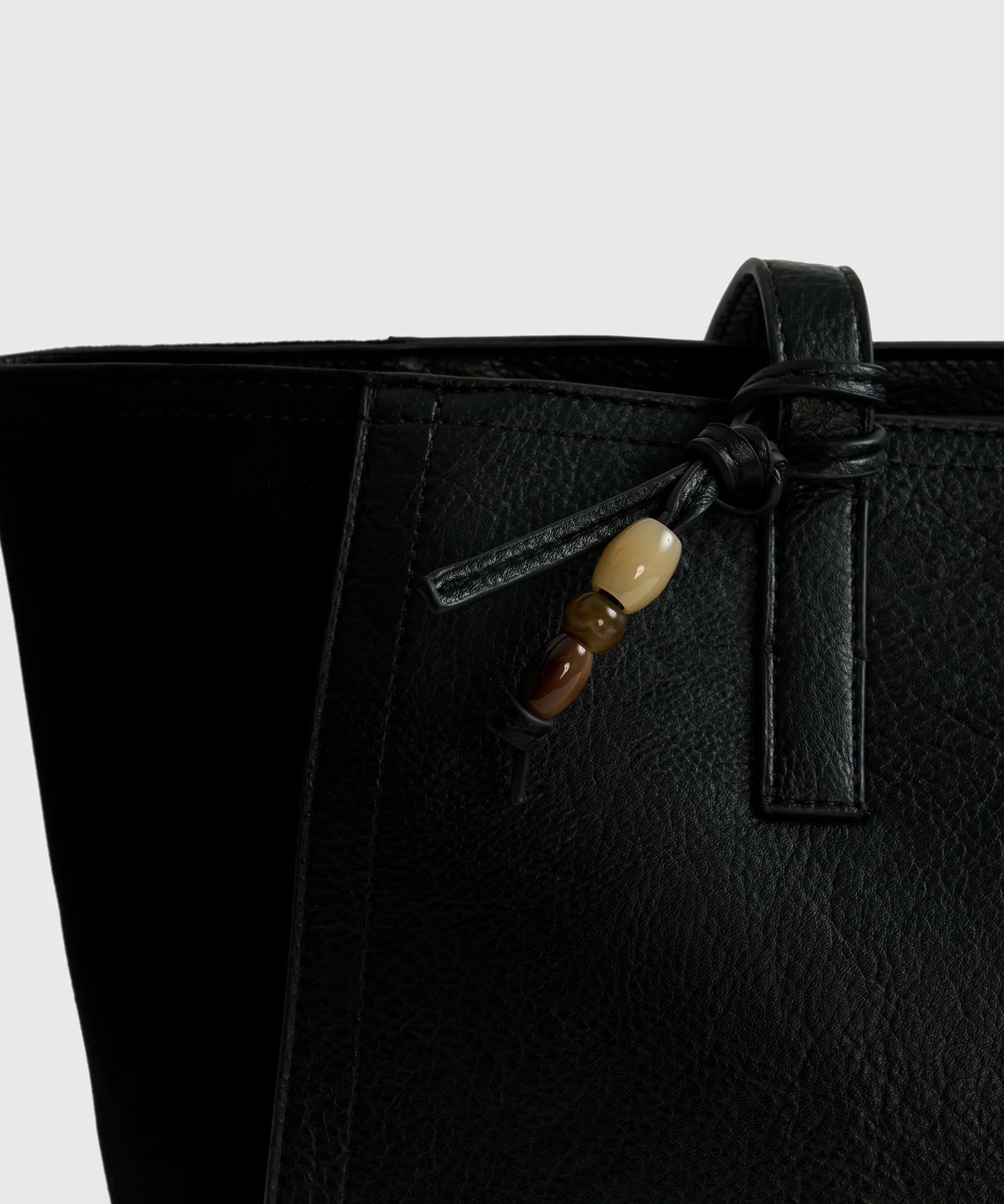 Bolso Notebook Fake Suede Charm Resina