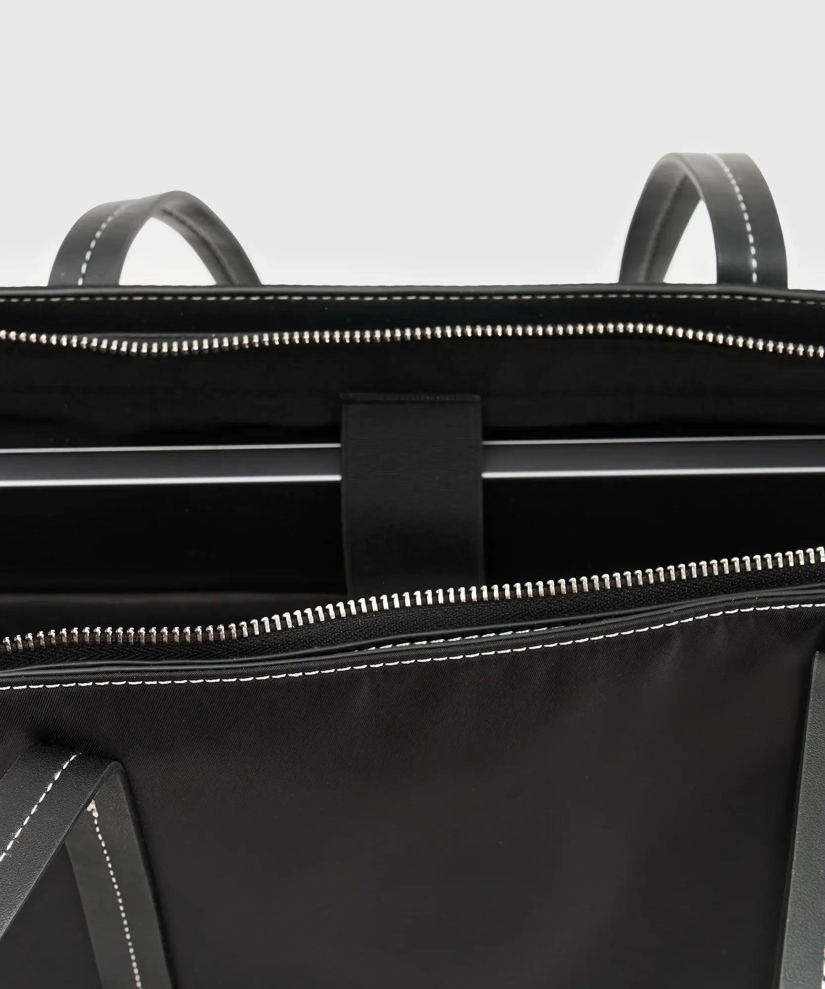 Bolso Nylon Notebook Office Iconicas