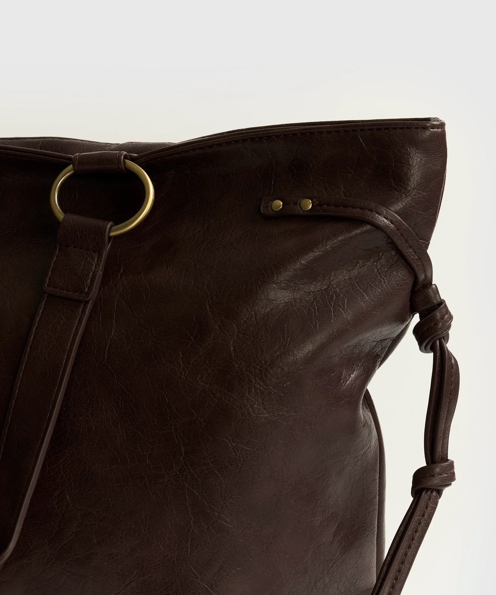 Cartera Tote Argolla Handle Tiritas