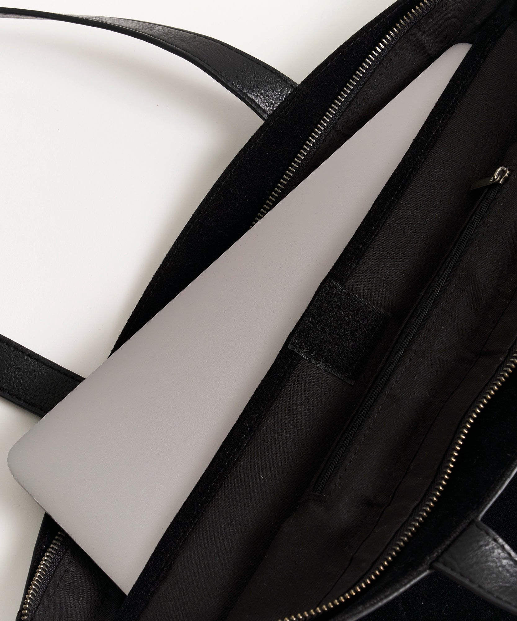 Cartera Tote Tachas Fake Suede