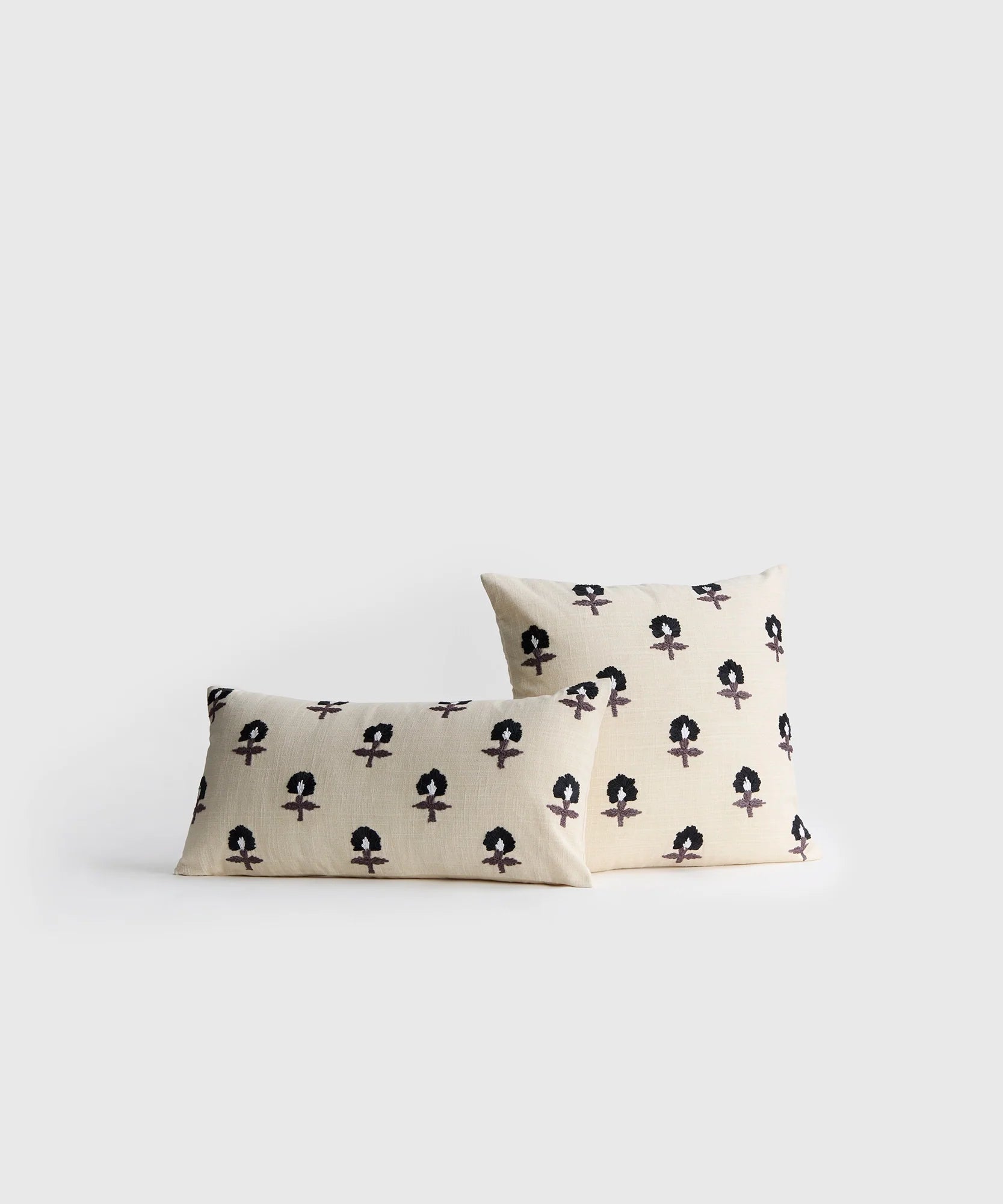 Cojín Flores Bordadas