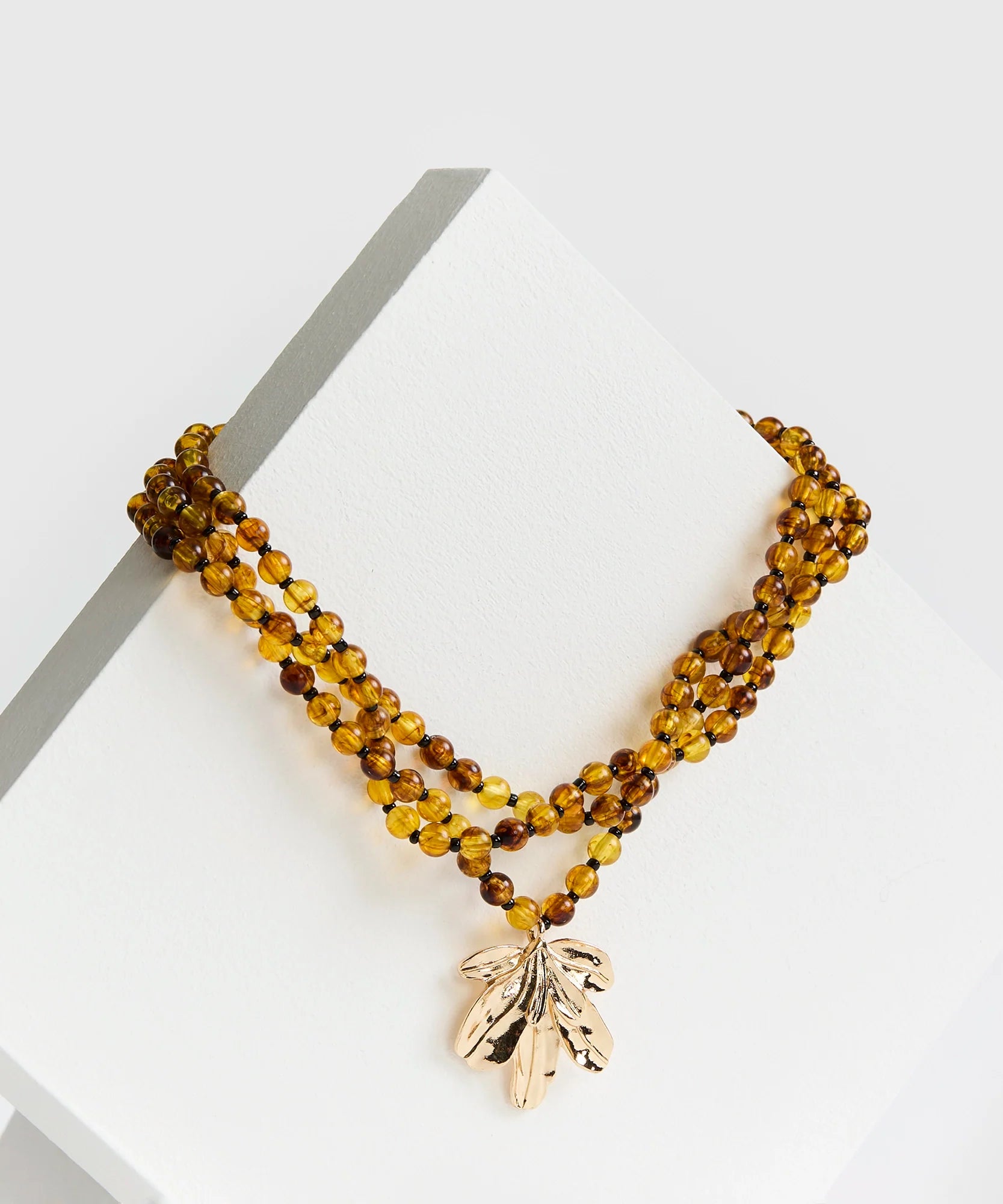 Collar Capas Mostacillas