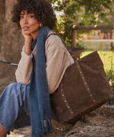 Cartera Tote Gamuza Tachas Boho