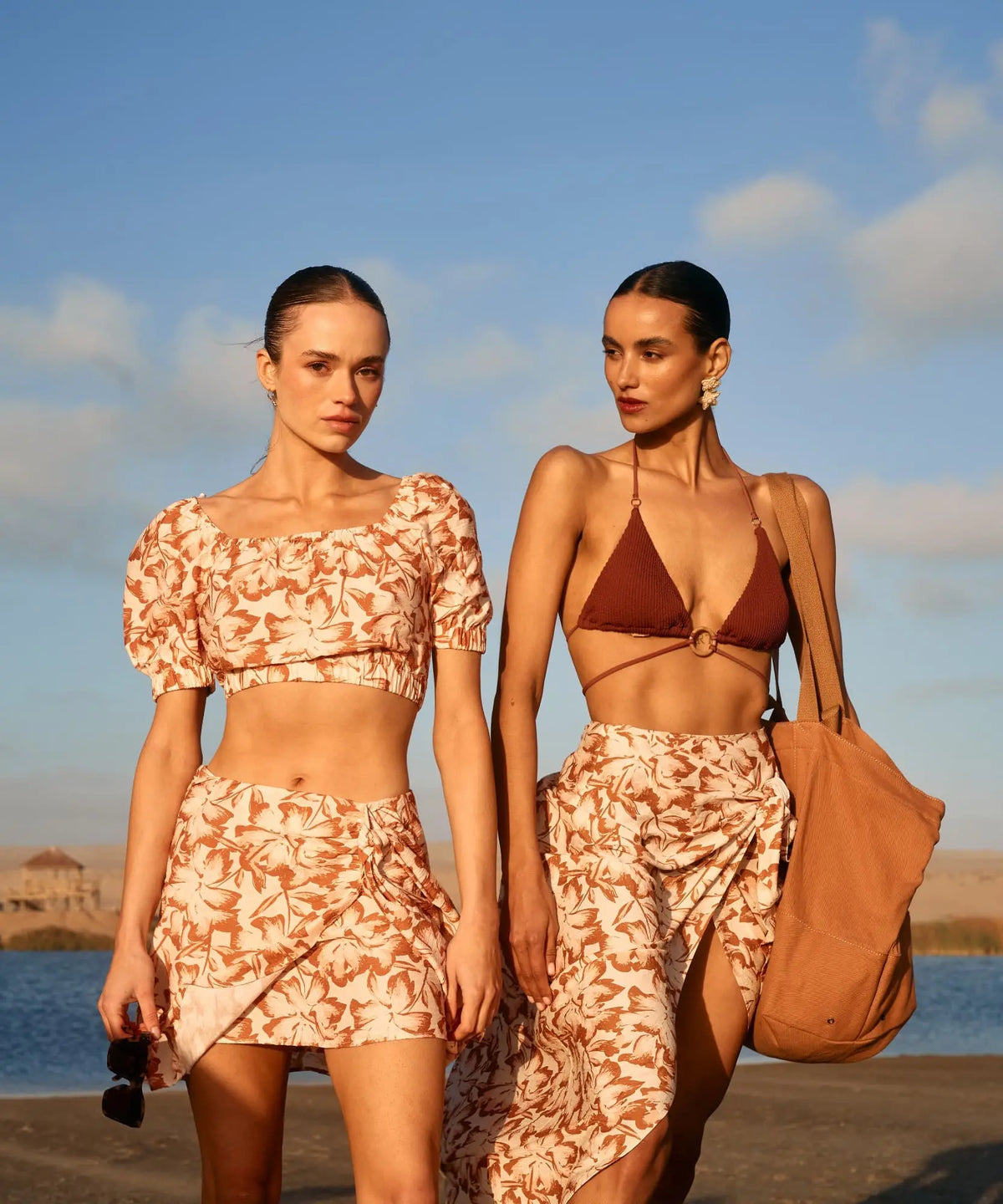 Falda Beach People Larga Nudo