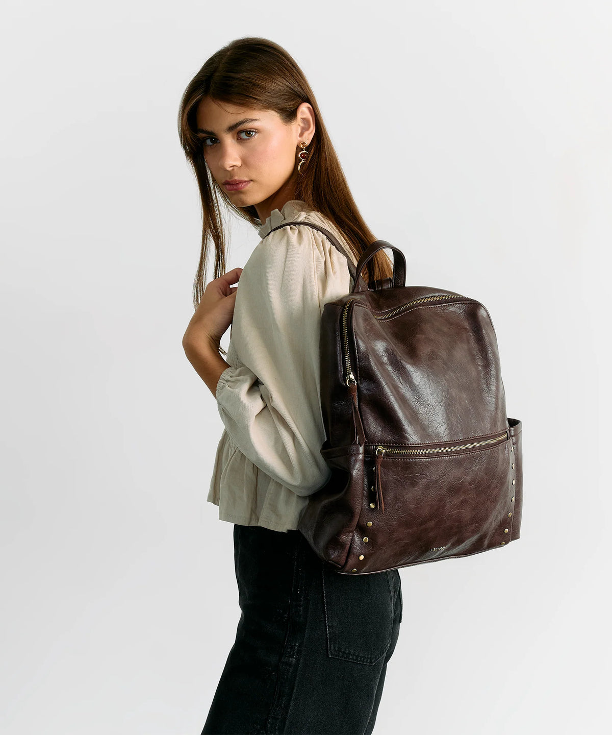 Mochila Tachas Puller Gamuza Boho