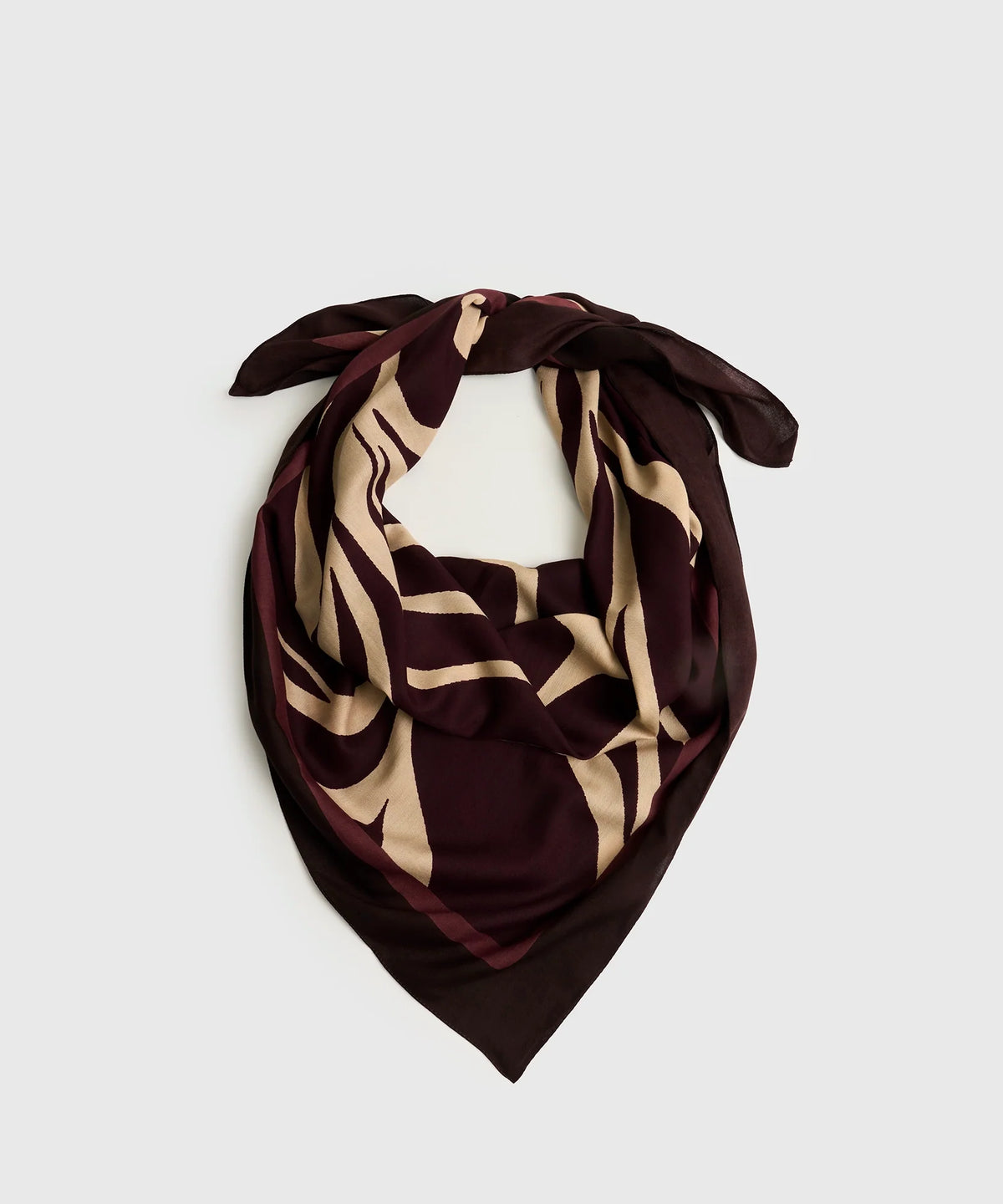 Pañuelo Cuadrado Hojas Abstractas Woman