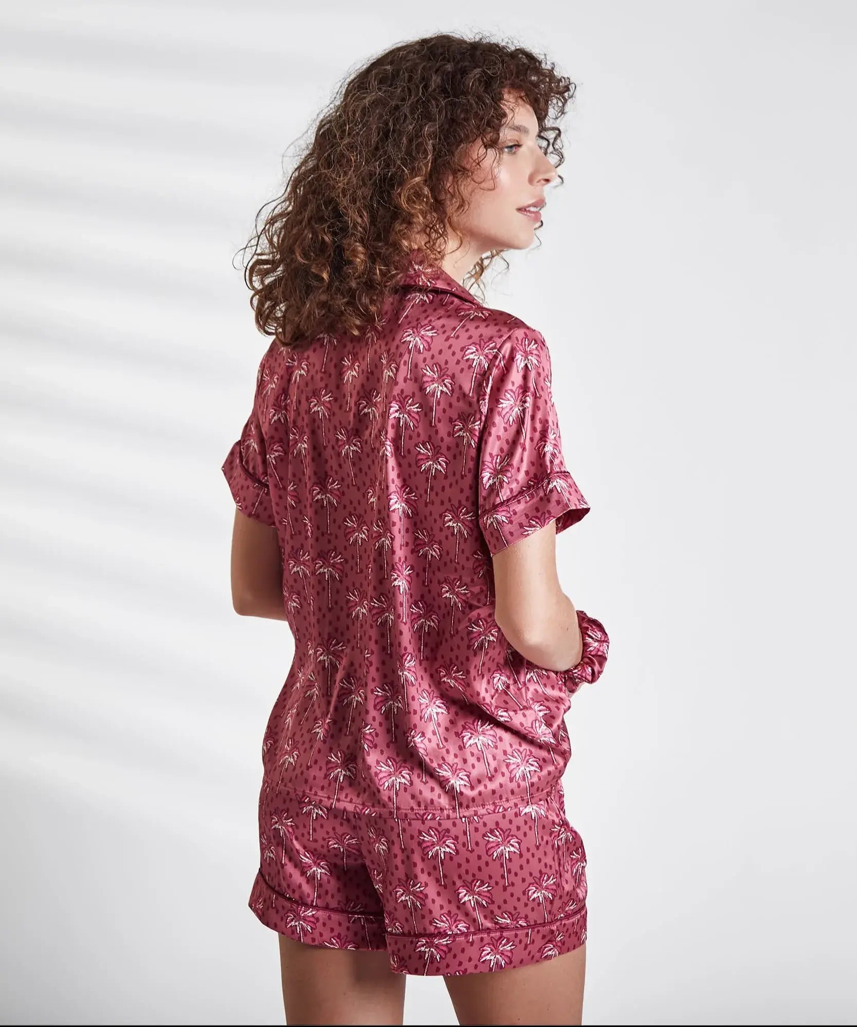 Set Pijama Camisero Satinado Palmeras