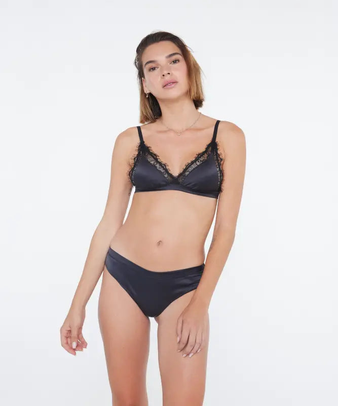 Lounge Ropa interior para lucir atractiva durante el verano