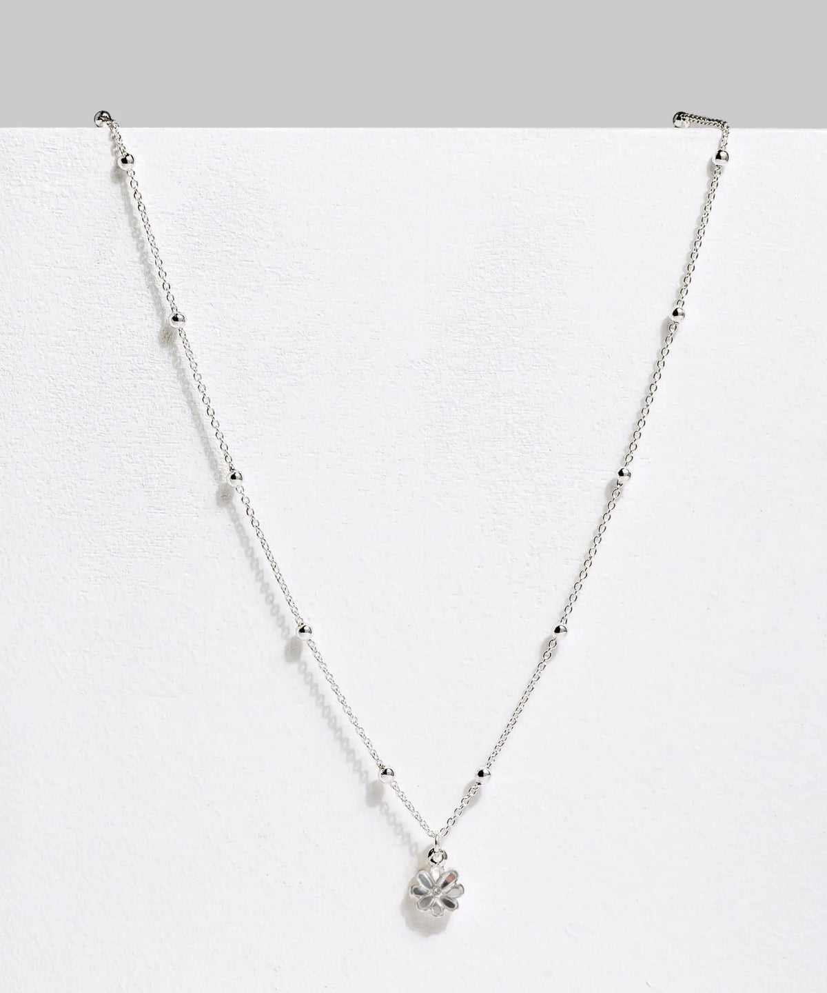 Collar Detalle Y Charm