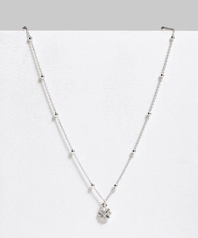 Collar Detalle Y Charm