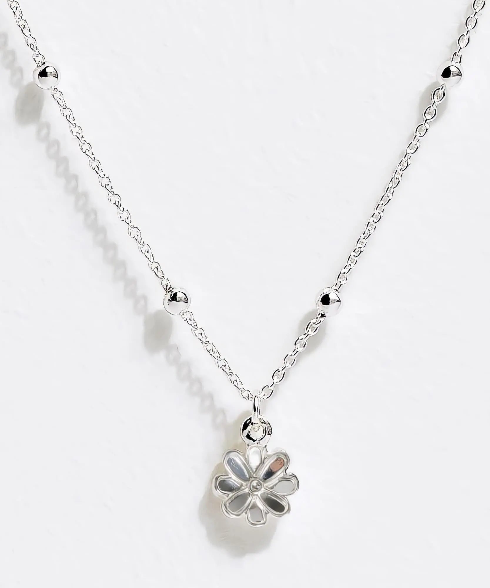 Collar Detalle Y Charm